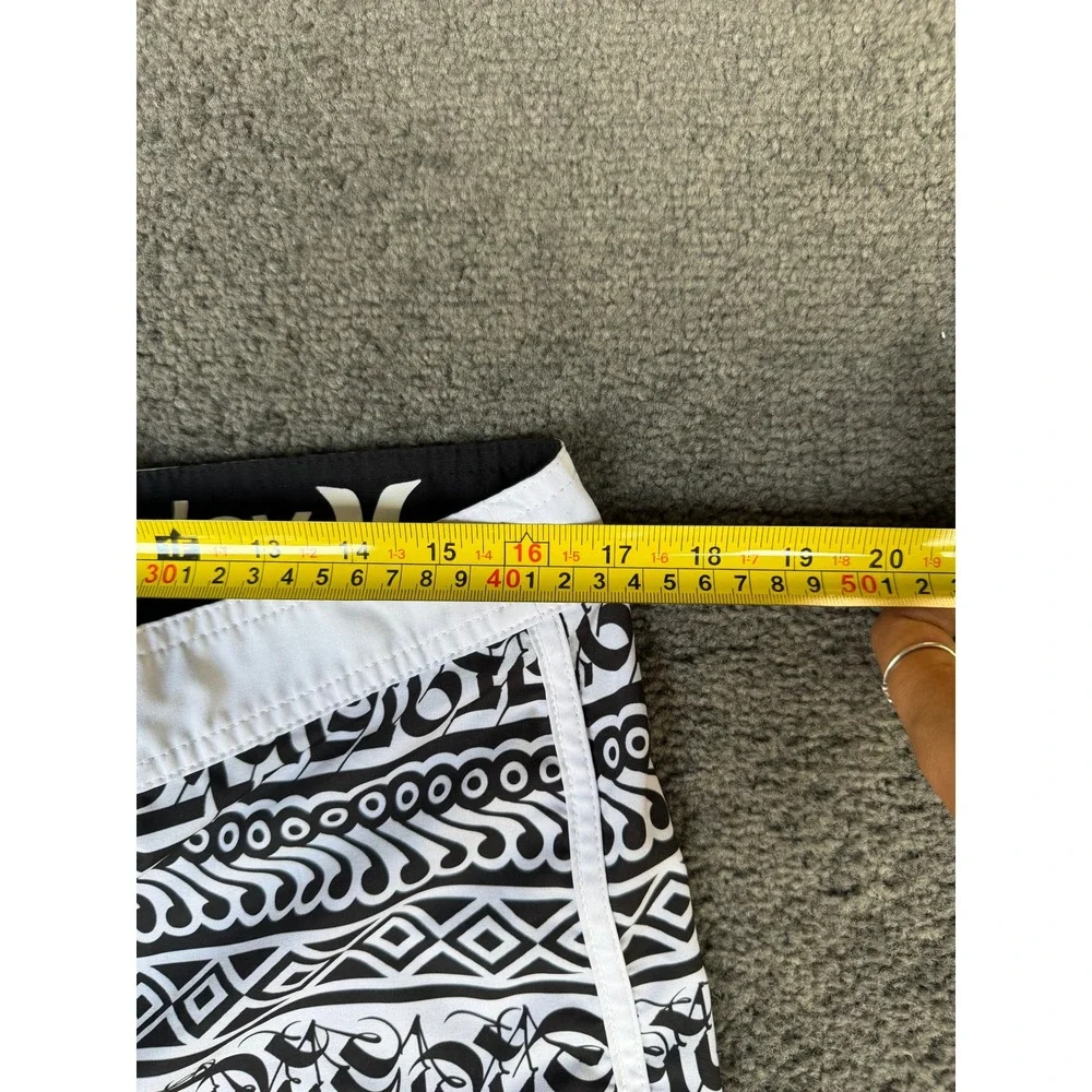 Hurley Phantom Cryptik Board Shorts Mens 33 Black White Tribal Geometric Swim